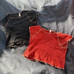 Stylish Black and Red cropped tee